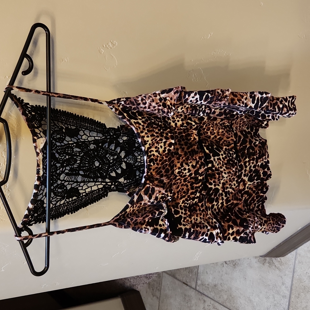 Animal print ruffled crochet dressy top